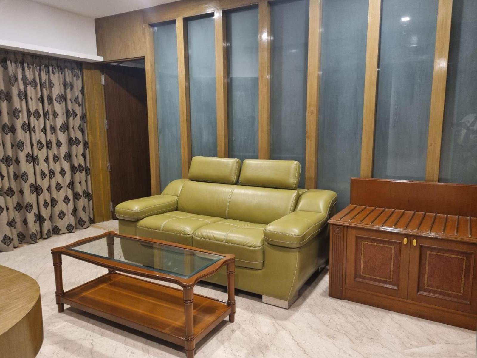 Hotel Benzz Park Chennai Bagian luar foto