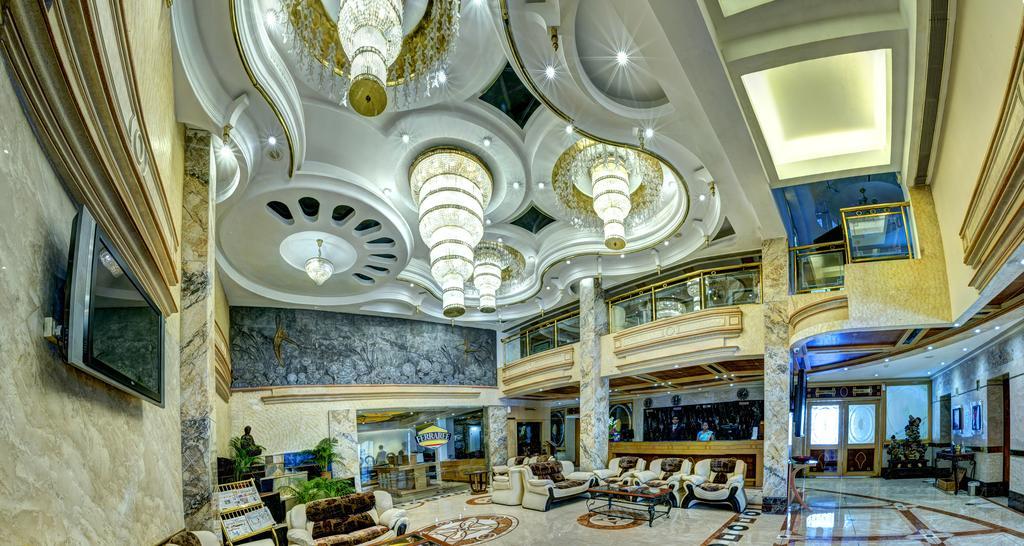 Hotel Benzz Park Chennai Bagian luar foto